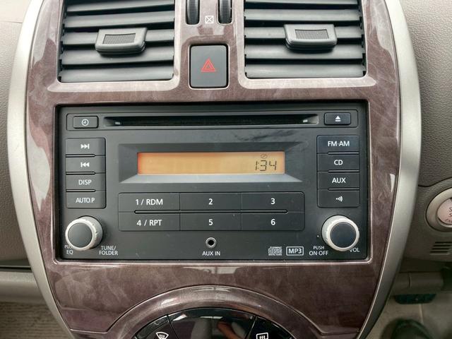 マーチ ボレロ　ＥＴＣ　アルミホイール　スマートキー　アイドリングストップ　電動格納ミラー　ＣＶＴ　盗難防止システム　衝突安全ボディ　ＡＢＳ　ＥＳＣ　ＣＤ　ミュージックプレイヤー接続可　エアコン　パワーステアリング（4枚目）