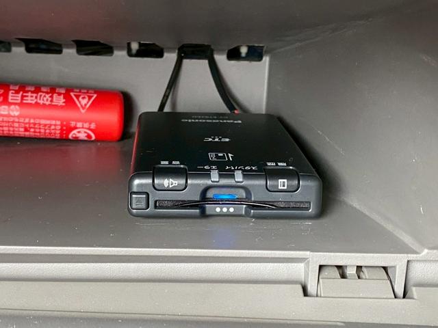 マーチ ボレロ　ＥＴＣ　アルミホイール　スマートキー　アイドリングストップ　電動格納ミラー　ＣＶＴ　盗難防止システム　衝突安全ボディ　ＡＢＳ　ＥＳＣ　ＣＤ　ミュージックプレイヤー接続可　エアコン　パワーステアリング（9枚目）