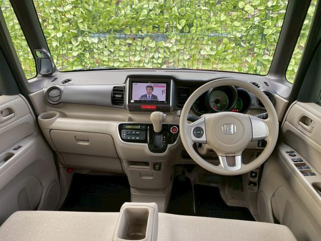 Ｎ－ＢＯＸ Ｇ・Ｌパッケージ　両側スライド・片側電動　ナビ　ＴＶ　スマートキー　アイドリングストップ　電動格納ミラー　ベンチシート　ＣＶＴ　盗難防止システム　ＡＢＳ　ＥＳＣ　ＣＤ　ＤＶＤ再生　アルミホイール　衝突安全ボディ（2枚目）