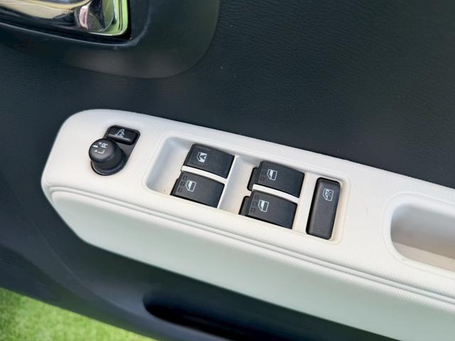 �p���[�E�B���h�E�̃X�C�b�`�ł���B�^�]�Ȃɋ��Ȃ��瑋���J���߂̃R���g���[���ł��܂���B