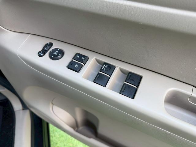 Ｎ－ＢＯＸ Ｇ　両側スライドドア　スマートキー　アイドリングストップ　電動格納ミラー　ベンチシート　ＣＶＴ　盗難防止システム　ＡＢＳ　ＥＳＣ　ＣＤ　衝突安全ボディ　エアコン　パワーステアリング　パワーウィンドウ（10枚目）