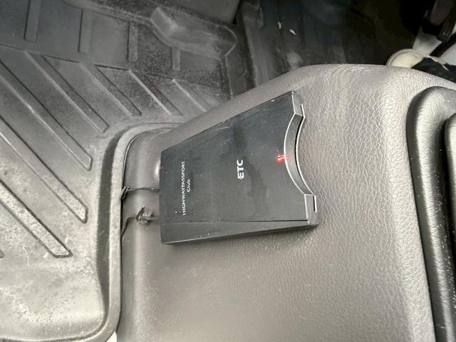 アクティトラック タウン　ＭＴ　ＥＴＣ　キーレスエントリー　エアコン　パワーウィンドウ　運転席エアバッグ　ＣＤ（5枚目）