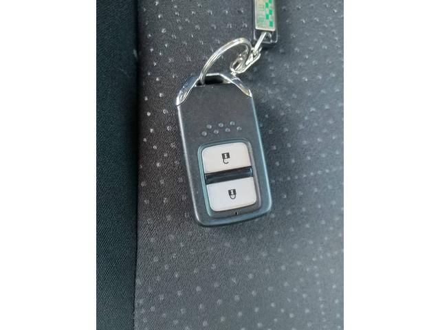 フィットハイブリッド Ｆパッケージ　１年保証／スマートキー／フロントフォグ／ＴＶ／バックカメラ／Ｂｌｕｅｔｏｏｔｈ／ナビゲーション／ＥＴＣ／（14枚目）