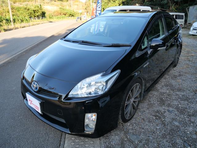 プリウス Ｇツーリングセレクション　スマートキー　プッシュスタート　ナビ　フルセグ　バックモニター　ＥＴＣ　社外１８インチアルミホイール　ダウンサス　レザー調シートカバー（2枚目）