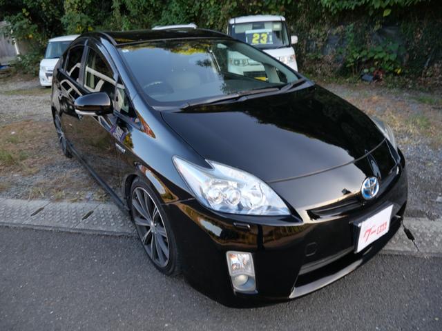 プリウス Ｇツーリングセレクション　スマートキー　プッシュスタート　ナビ　フルセグ　バックモニター　ＥＴＣ　社外１８インチアルミホイール　ダウンサス　レザー調シートカバー（4枚目）