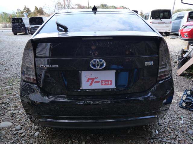 プリウス Ｇツーリングセレクション　スマートキー　プッシュスタート　ナビ　フルセグ　バックモニター　ＥＴＣ　社外１８インチアルミホイール　ダウンサス　レザー調シートカバー（8枚目）