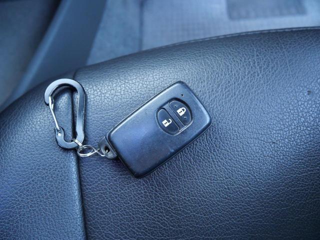 プリウス Ｇツーリングセレクション　スマートキー　プッシュスタート　ナビ　フルセグ　バックモニター　ＥＴＣ　社外１８インチアルミホイール　ダウンサス　レザー調シートカバー（38枚目）