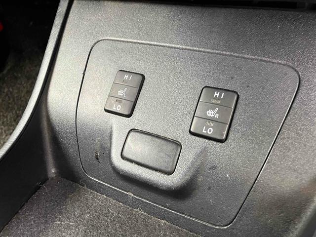 プリウスＰＨＶ Ｇ　ハイブリッド　ドライブレコーダー　ＥＴＣ　バックカメラ　ナビ　ＴＶ　オートクルーズコントロール　オートライト　ＨＩＤ　スマートキー　電動格納ミラー　ＣＶＴ　盗難防止システム　衝突安全ボディ（9枚目）