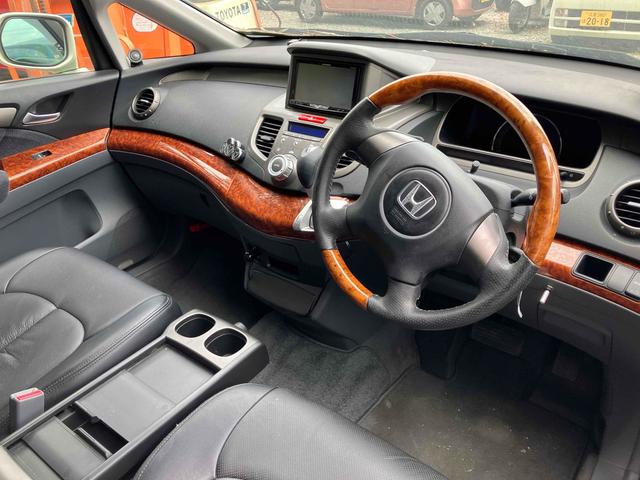 オデッセイ Ｍ　ＨＩＤ　サンルーフ　キーレスエントリー　ＣＶＴ　アルミホイール　盗難防止システム　衝突安全ボディ　ＡＢＳ　エアコン　パワーステアリング　パワーウィンドウ（2枚目）