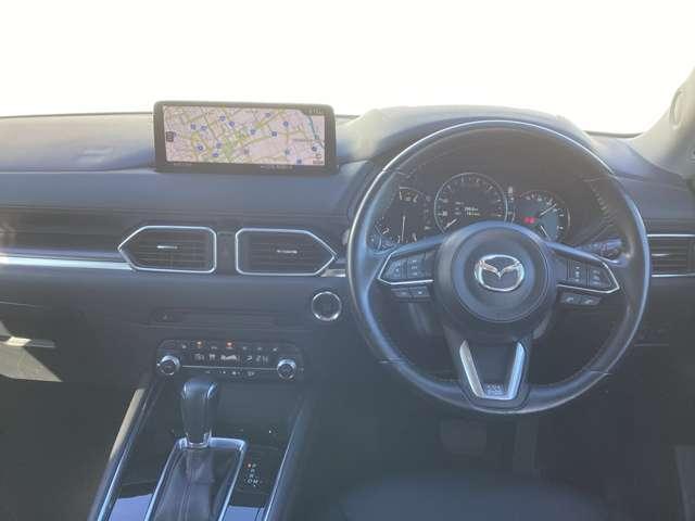 ＣＸ－５ ２．２　ＸＤ　ブラックトーンエディション　ディーゼルターボ　３６０°カメラ　マツダコネクトナビ　パワー　ＬＥＤライト　クルーズコントロール　アドバンスドキー　クリアランスソナー　ＥＴＣ　運転席パワーシート　前席シートヒーター　ターボ　ＤＳＣ　ナビＴＶ　パワステ（3枚目）