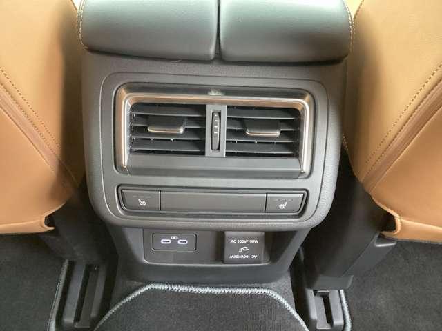 CX-60 3.3 XDハイブリッド プレミアム スポーツ ディーゼルタ エアバック ABS マツダコネクトナビ TV ダブルサンルーフ シートヒー パワーゲート LEDヘッドライト オートクルーズコントロール パワーシート スマートキー フルオートエアコン 4WD ABS(18枚目)