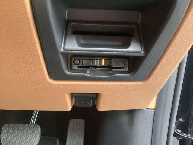 CX-60 3.3 XDハイブリッド プレミアム スポーツ ディーゼルタ エアバック ABS マツダコネクトナビ TV ダブルサンルーフ シートヒー パワーゲート LEDヘッドライト オートクルーズコントロール パワーシート スマートキー フルオートエアコン 4WD ABS(20枚目)