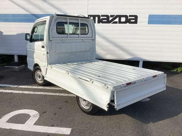 キャリイトラック ６６０　ＫＣエアコン・パワステ　３方開　４ＷＤ　エアバック　５ＭＴ　エアコン　パワステ　４ＷＤ　整備点検記録簿　助手席エアバック　ＡＣ　運転席エアバック　パートタイム４ＷＤ　パワステ　ＡＢＳ（8枚目）