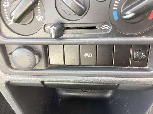 キャリイトラック ６６０　ＫＣエアコン・パワステ　３方開　４ＷＤ　エアバック　５ＭＴ　エアコン　パワステ　４ＷＤ　整備点検記録簿　助手席エアバック　ＡＣ　運転席エアバック　パートタイム４ＷＤ　パワステ　ＡＢＳ（18枚目）