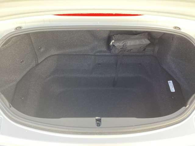 トランクも前モデルより更に広くなってます★