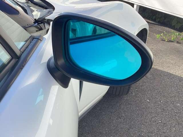 【ブルーミラー】後方からヘッドライトで照らされても眩しくありません☆雨が降ってきても親水式で雨粒にならないので見えやすいです☆