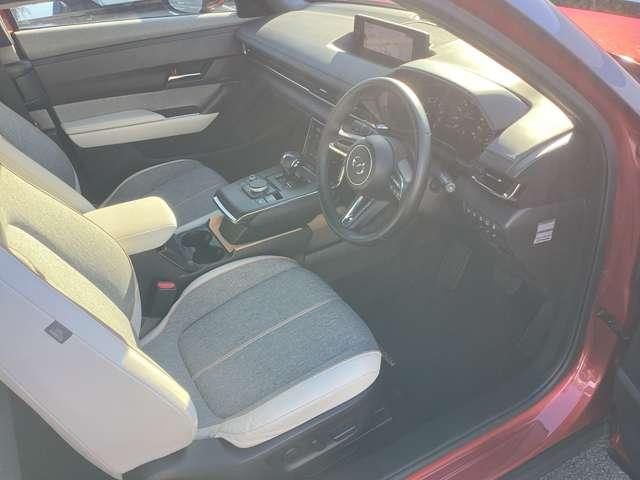 ＭＸ－３０ ２．０　モダンコンフィデンス　レーダーブレーキ　スマキー　盗難防止装置　３６０°カメラ　ナビＴＶ　ＤＳＣ　ＡＢＳ　Ｂカメラ　キーフリー　エアコン　整備記録簿　パワーウィンドウ　ｉ－ｓｔｏｐ　ＬＥＤヘッドライト（16枚目）