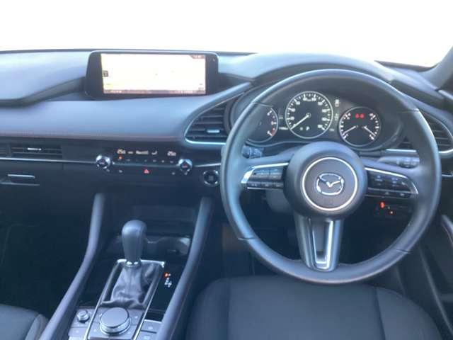 MAZDA3ファストバック 1.8 XD ブラック セレクション ディーゼルターボ エアバック ABS マツダコネクトナビ (3枚目)