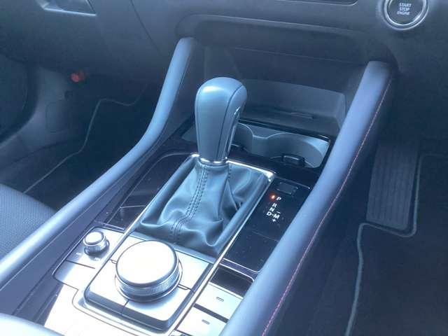 MAZDA3ファストバック 1.8 XD ブラック セレクション ディーゼルターボ エアバック ABS マツダコネクトナビ (15枚目)