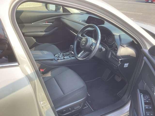 �^�]�Ȃ͂܂������Ȏp���ŃV�[�g�ɍ���A�������R�ɐL�΂��đ���ł���ʒu�e�y�_����z����Ƃ������z�I�ȃ��C�A�E�g���������Ă��܂��I���Ј�x�l�`�y�c�`�̃h���C�r���O�|�W�V���������̊����������B