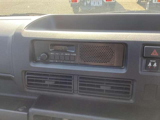 ハイゼットカーゴ 660 デラックス エアバック 衝突被害軽減ブレーキ 前後ソナー キーレスキー 両側スライドドア パワーウインドウ エコアイドル ESC マニュアルエアコン 記録簿 両席エアバッグ パワーステアリング ABS プリクラ(6枚目)