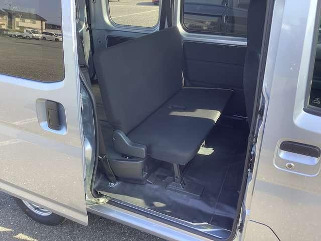 ハイゼットカーゴ 660 デラックス エアバック 衝突被害軽減ブレーキ 前後ソナー キーレスキー 両側スライドドア パワーウインドウ エコアイドル ESC マニュアルエアコン 記録簿 両席エアバッグ パワーステアリング ABS プリクラ(7枚目)