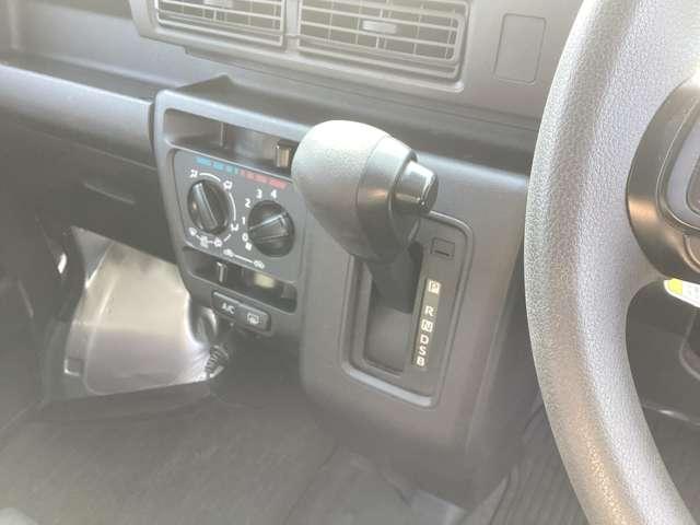 ハイゼットカーゴ 660 デラックス エアバック 衝突被害軽減ブレーキ 前後ソナー キーレスキー 両側スライドドア パワーウインドウ エコアイドル ESC マニュアルエアコン 記録簿 両席エアバッグ パワーステアリング ABS プリクラ(15枚目)