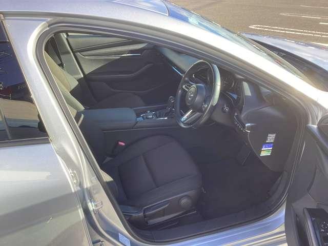 �^�]�Ȃ͂܂������Ȏp���ŃV�[�g�ɍ���A�������R�ɐL�΂��đ���ł���ʒu�e�y�_����z����Ƃ������z�I�ȃ��C�A�E�g���������Ă��܂��I���Ј�x�l�`�y�c�`�̃h���C�r���O�|�W�V���������̊����������B