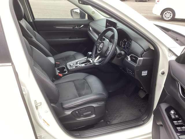 ＣＸ－５ ２．０　２０Ｓ　ブラックトーンエディション　エアバック　ＡＢＳ　マツダコネクト　誤発進抑制　ＥＴＣ付き　イモビライザー　前後障害物センサー　ＡＡＣ　Ｓヒーター　テレビ　地デジ　１オーナー　アイドリングストップ　クルコン　横滑り防止装置　Ｐシート（16枚目）