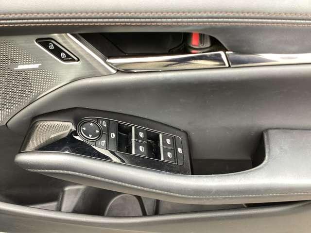 �p���[�E�B���h�E�t���ł���