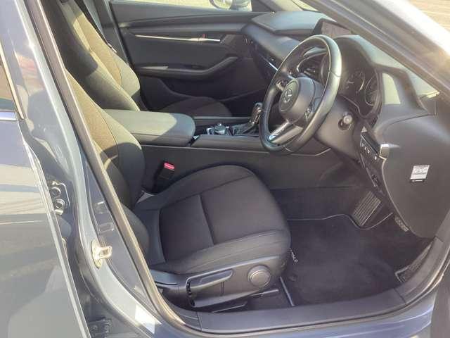 �^�]�Ȃ͂܂������Ȏp���ŃV�[�g�ɍ���A�������R�ɐL�΂��đ���ł���ʒu�e�y�_����z����Ƃ������z�I�ȃ��C�A�E�g���������Ă��܂��I���Ј�x�l�`�y�c�`�̃h���C�r���O�|�W�V���������̊����������B