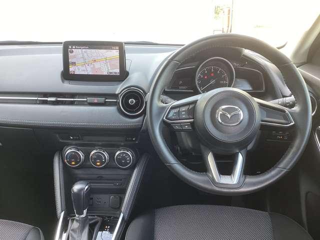 デミオ １．５　１５Ｓ　ツーリング　エアバック　ＡＢＳ　マツダコネクト　ナビ　シ－トヒ－タ－　記録簿　クリアランスソナー　ＤＶＤ　キーフリーシステム　ＬＥＤヘッドライト　ＥＴＣ　サイドエアバック　盗難防止システム　ＡＢＳ　メモリーナビ（4枚目）