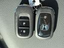 ホンダスマートキー！バックやポケットに入れたままドア開閉・エンジン始動が可能です。