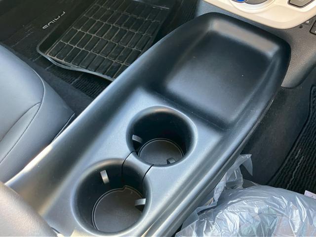 プリウス Ｓツーリングセレクション　トヨタ純正ＳＤナビ　ＴＶ　バックモニター　ＬＥＤヘッドライト　純正１７インチＡＷ　スマートキー　プッシュスタート　クルーズコントロール　アイドリングストップ（37枚目）