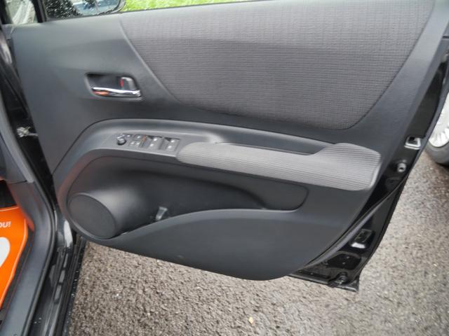 シエンタ Ｇ　クエロ　両側電動スライドドア　ナビ　フルセグ　バックモニター　スマートキー　プッシュスタート　ＥＴＣ　ドライブレコーダー　パワーステアリング（12枚目）