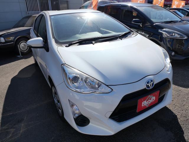 アクア Ｓ　ナビ　ＴＶ　バックモニター　ＥＴＣ　オートエアコン　スマートキー　プッシュスタート　トラクションコントロール　パワーステアリング（4枚目）