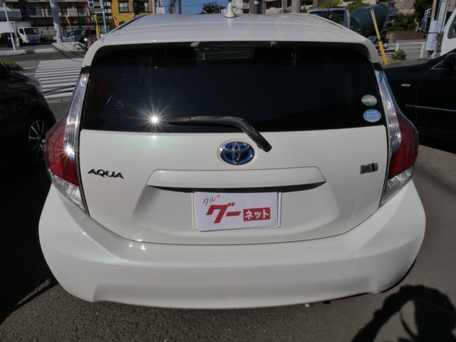 アクア Ｓ　ナビ　ＴＶ　バックモニター　ＥＴＣ　オートエアコン　スマートキー　プッシュスタート　トラクションコントロール　パワーステアリング（6枚目）