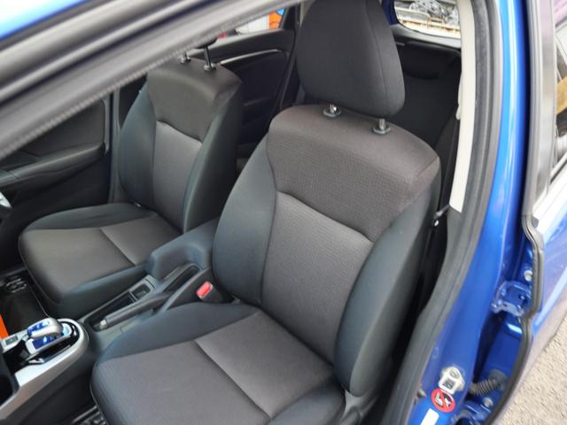 フィットハイブリッド Fパッケージ スマートキー プッシュスタート ETC ナビ バックモニター フルセグ オートエアコン トラクションコントロール パワーウインドウ(16枚目)