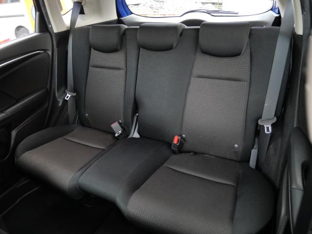 フィットハイブリッド Fパッケージ スマートキー プッシュスタート ETC ナビ バックモニター フルセグ オートエアコン トラクションコントロール パワーウインドウ(18枚目)