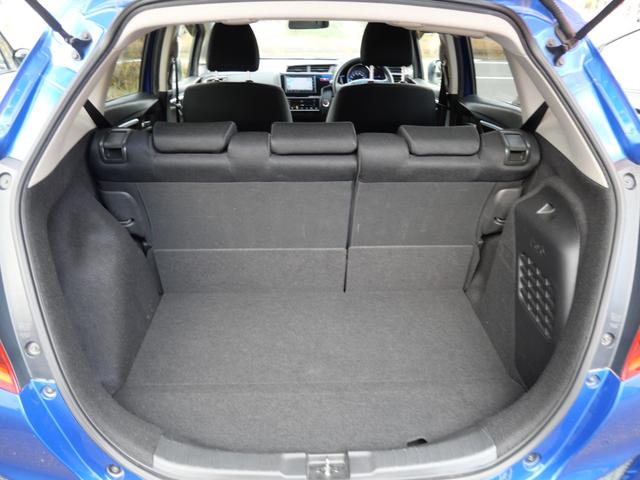 フィットハイブリッド Fパッケージ スマートキー プッシュスタート ETC ナビ バックモニター フルセグ オートエアコン トラクションコントロール パワーウインドウ(22枚目)