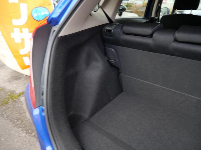 フィットハイブリッド Fパッケージ スマートキー プッシュスタート ETC ナビ バックモニター フルセグ オートエアコン トラクションコントロール パワーウインドウ(23枚目)