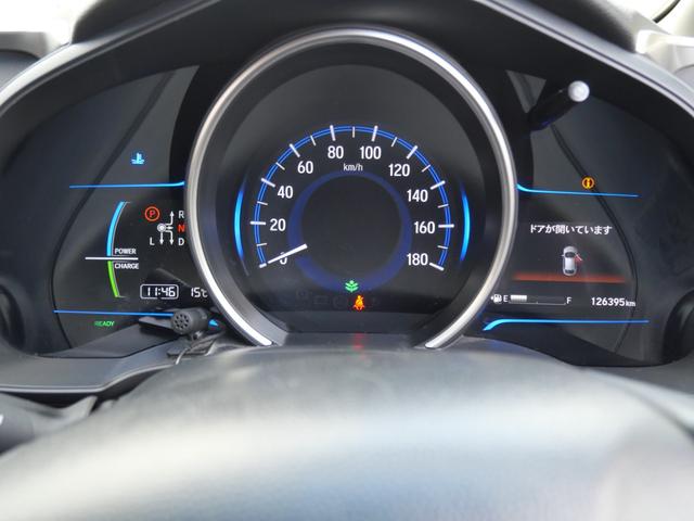 フィットハイブリッド Fパッケージ スマートキー プッシュスタート ETC ナビ バックモニター フルセグ オートエアコン トラクションコントロール パワーウインドウ(28枚目)