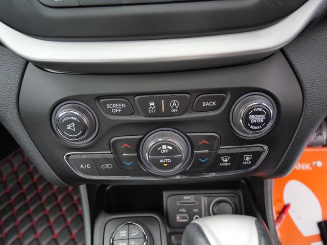 ジープ・チェロキー トレイルホーク　本革パワーシート　スマートキー　プッシュスタート　ナビ　バックモニター　大型サンルーフ　ＥＴＣ　ドライブレコーダー　オートリアゲート　トラクションコントロール（34枚目）