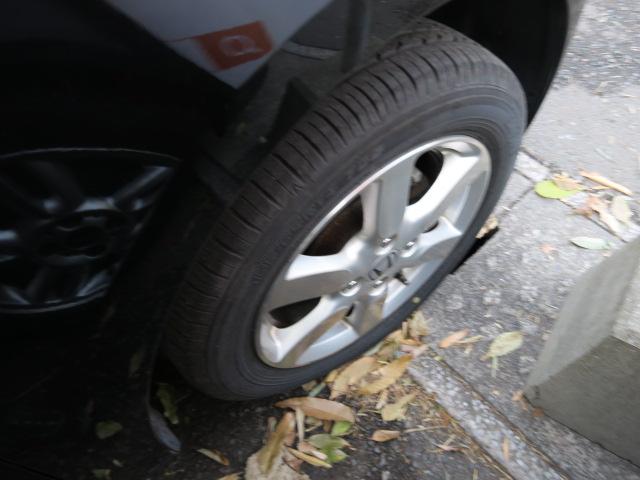 Ｎ－ＯＮＥ プレミアム・Ｌパッケージ　ＥＴＣ　スマートキー＆プッシュスタート　ナビ　フルセグ　バックモニター　純正１４インチアルミ　プライバシーガラス　セキュリティ　トラクションコントロール（10枚目）