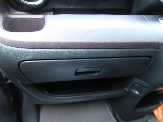 Ｎ－ＯＮＥ プレミアム・Ｌパッケージ　ＥＴＣ　スマートキー＆プッシュスタート　ナビ　フルセグ　バックモニター　純正１４インチアルミ　プライバシーガラス　セキュリティ　トラクションコントロール（19枚目）