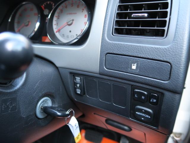 ムーヴ カスタム　Ｒ　ＣＤ　ＭＤ　オートエアコン　キーレスエントリー　イオン清浄機能　純正１４インチアルミホイール　プライバシーガラス　セキュリティ　電動格納ミラー（20枚目）
