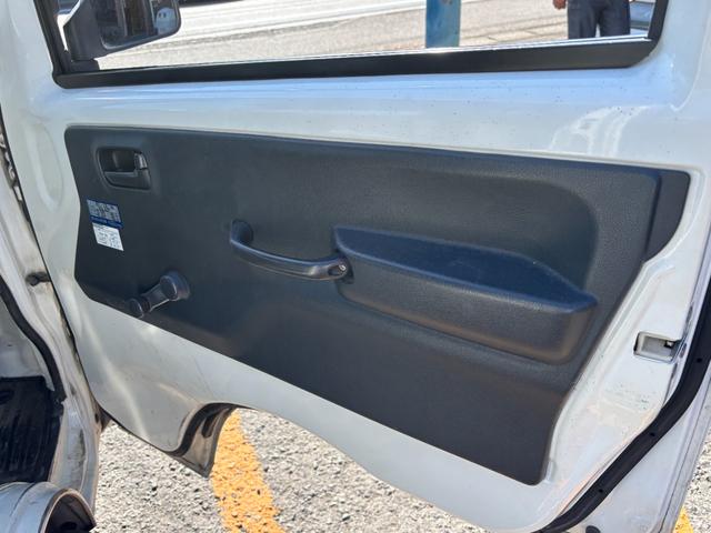 キャリイトラック KCエアコン・パワステ セレクト4WD車 ディスプレイオーディオ バックモニター 荷台ガード 荷台マット エアコン パワーステアリング(16枚目)