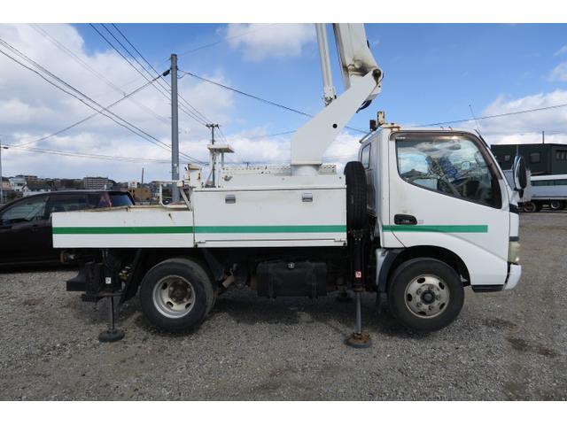 デュトロ 　高所作業車　アイチ製ＳＫ１０Ｂ作業台　取扱説明書付　エアコン　パワーステアリング　パワーウィンドウ　エアバッグ（5枚目）