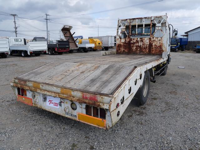 フォワード 　２０５　４トン　エアコン　パワーステアリング　パワーウィンドウ　ラジオ（9枚目）