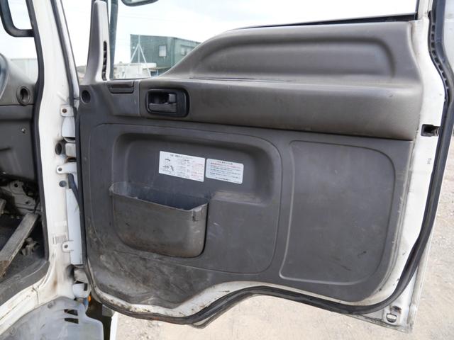 フォワード 　２０５　４トン　エアコン　パワーステアリング　パワーウィンドウ　ラジオ（15枚目）